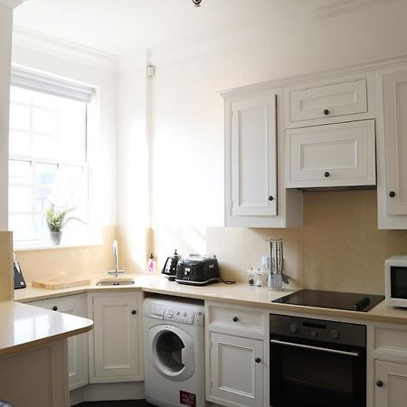 Letting Serviced Apartments - Guards View, 温莎 外观 照片