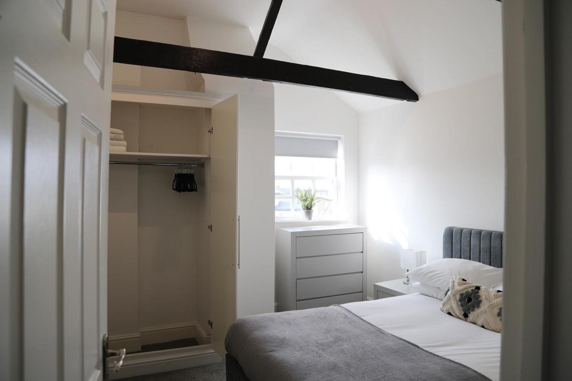 Letting Serviced Apartments - Guards View, 温莎 外观 照片
